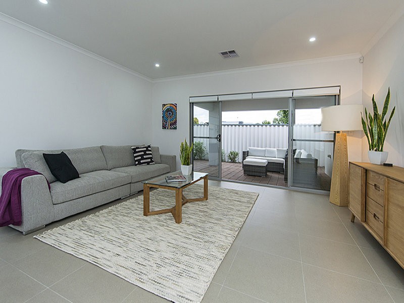 1/151 Keane Street, Cloverdale WA 6105