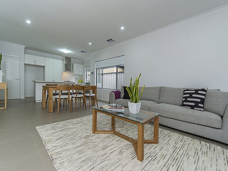 1/151 Keane Street, Cloverdale WA 6105