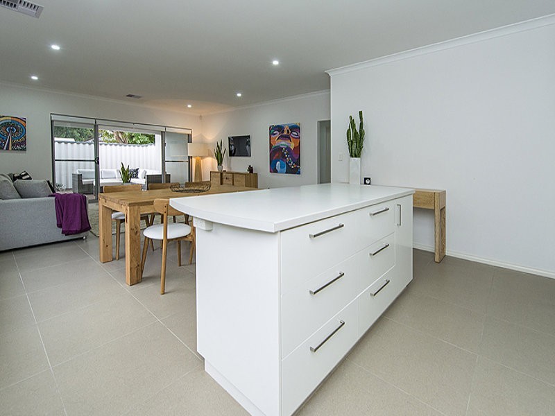 1/151 Keane Street, Cloverdale WA 6105