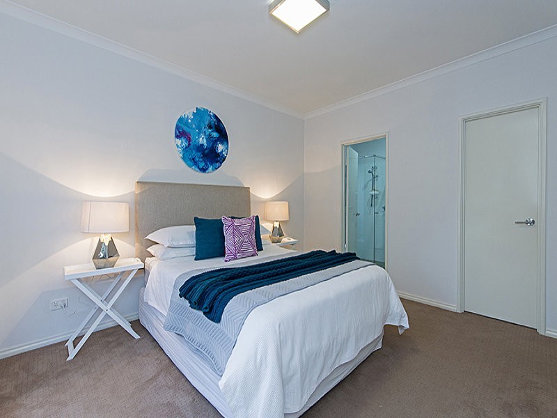 1/151 Keane Street, Cloverdale WA 6105