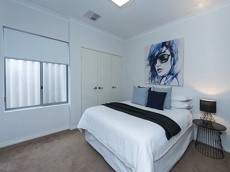 1/151 Keane Street, Cloverdale WA 6105