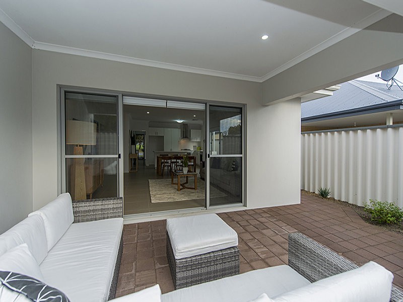 1/151 Keane Street, Cloverdale WA 6105