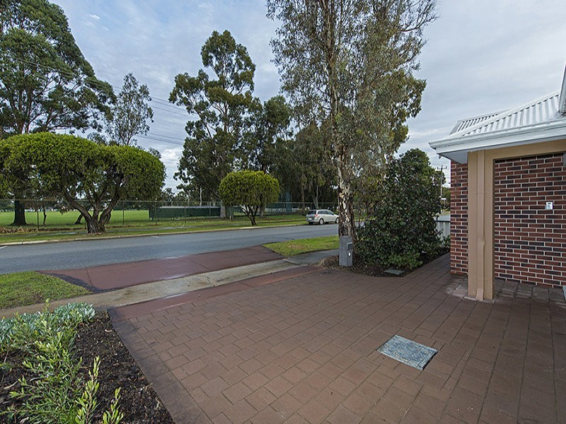 1/151 Keane Street, Cloverdale WA 6105