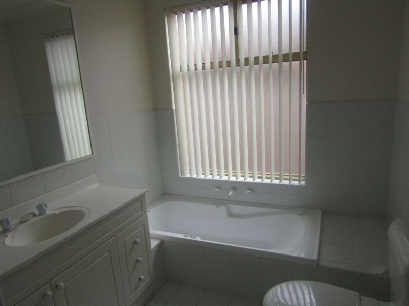 8/4 Roberts Street, Bayswater WA 6053