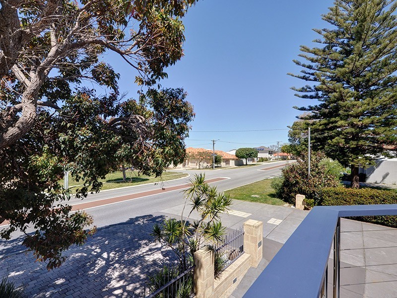 27A Francis Avenue, Karrinyup WA 6018