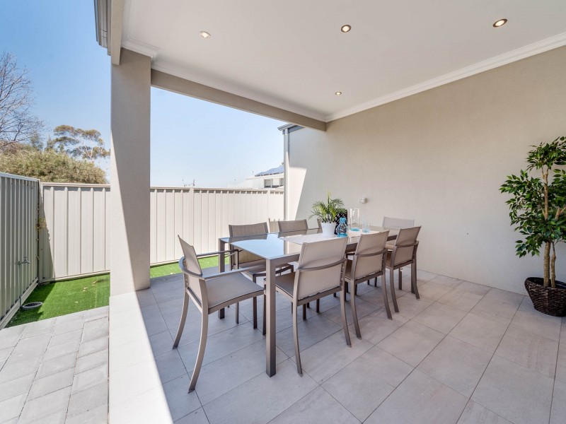 B/4 Dean Street, Karrinyup WA 6018