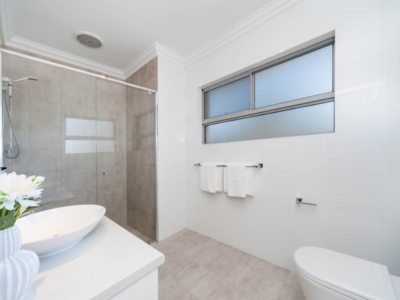 B/4 Dean Street, Karrinyup WA 6018