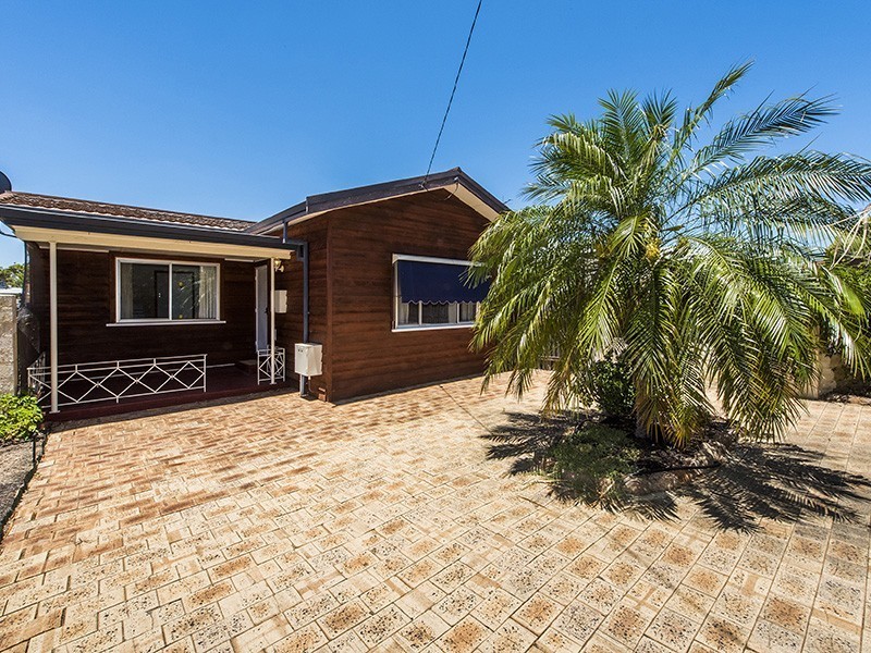 216 Holbeck Street, Doubleview WA 6018
