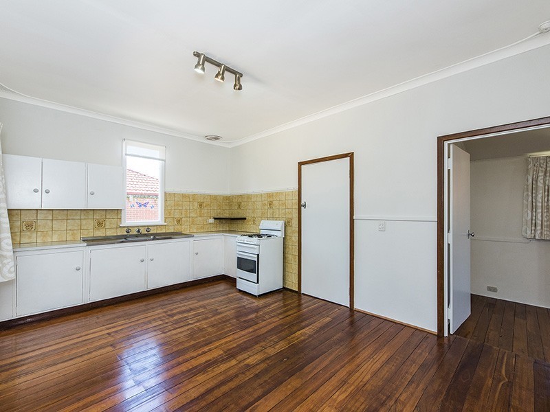 216 Holbeck Street, Doubleview WA 6018