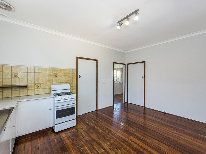 216 Holbeck Street, Doubleview WA 6018
