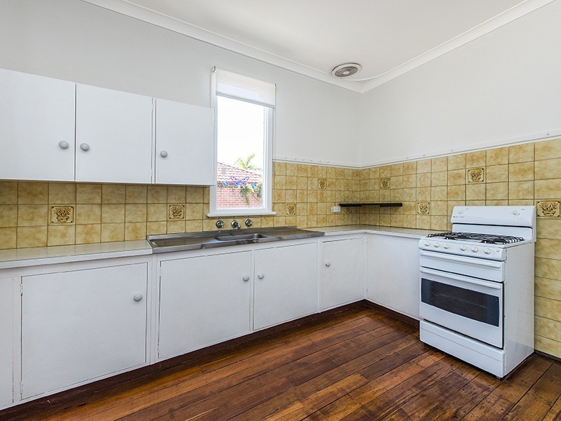 216 Holbeck Street, Doubleview WA 6018