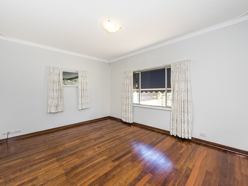 216 Holbeck Street, Doubleview WA 6018