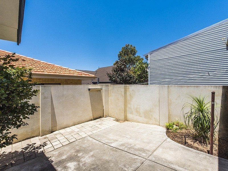 216 Holbeck Street, Doubleview WA 6018