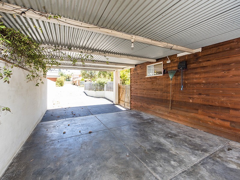 216 Holbeck Street, Doubleview WA 6018