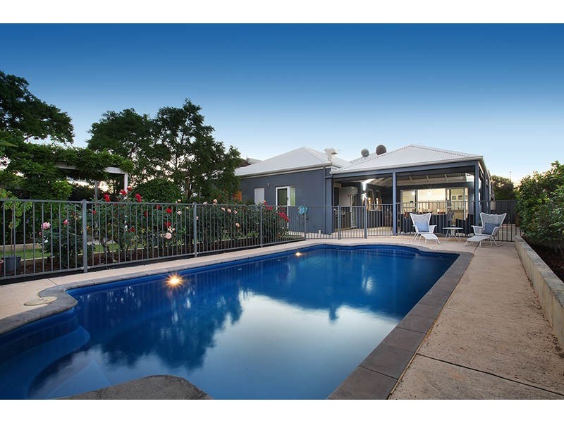 12 Willow Road, Woodlands WA 6018