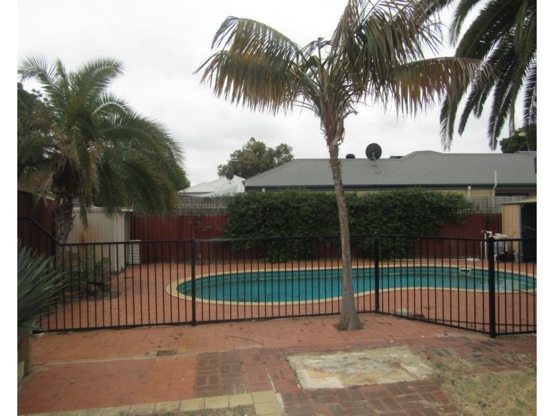 15 Farris Street, Innaloo WA 6018