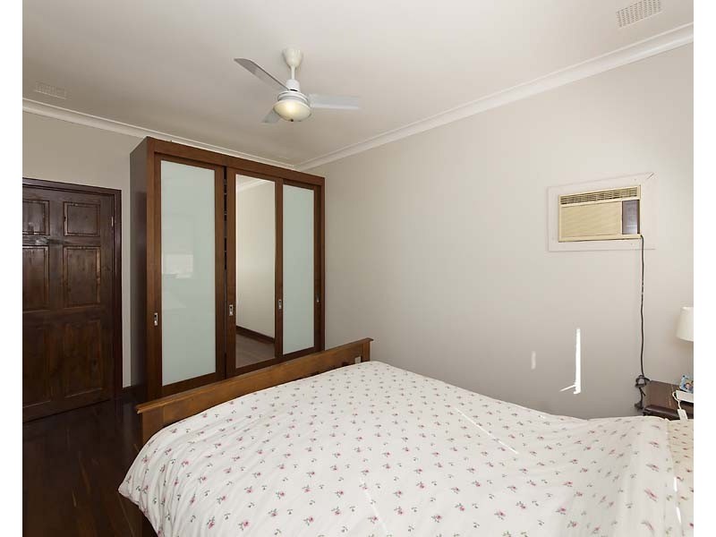 18 Gwelup Street, Karrinyup WA 6018