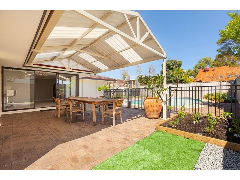 35 Willow Road, Woodlands WA 6018