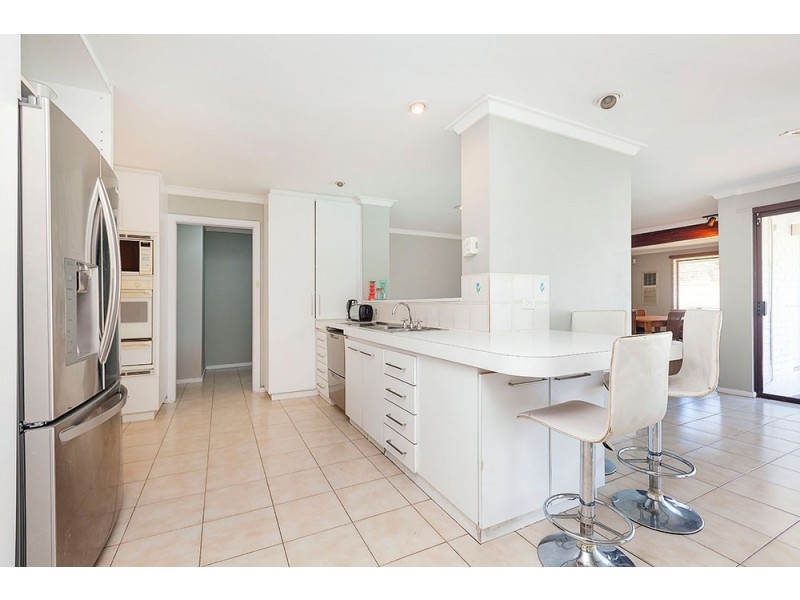 35 Willow Road, Woodlands WA 6018