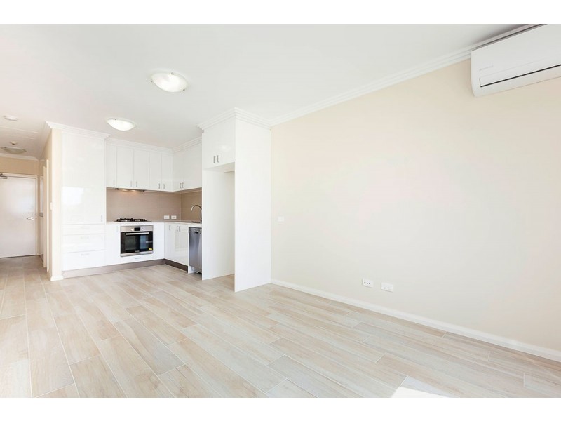 65 Lakeside Drive, Joondalup WA 6027