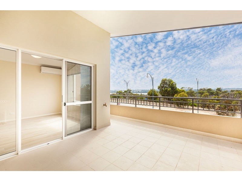 65 Lakeside Drive, Joondalup WA 6027