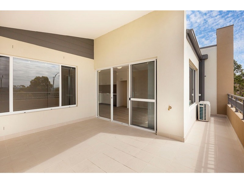 65 Lakeside Drive, Joondalup WA 6027