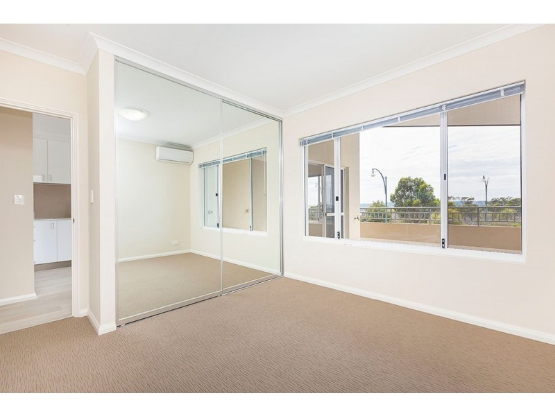 65 Lakeside Drive, Joondalup WA 6027