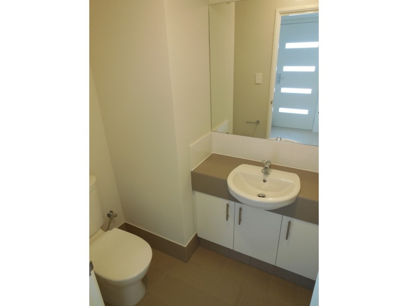 B/9 Crocker Road, Innaloo WA 6018