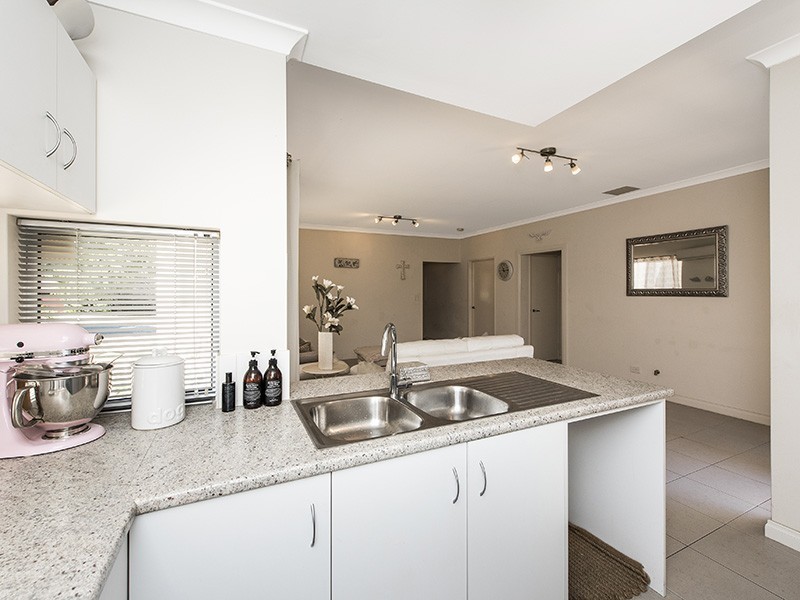 8A Donar Street, Innaloo WA 6018