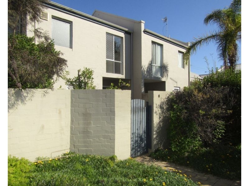 6/4 Waterway Court, Churchlands WA 6018