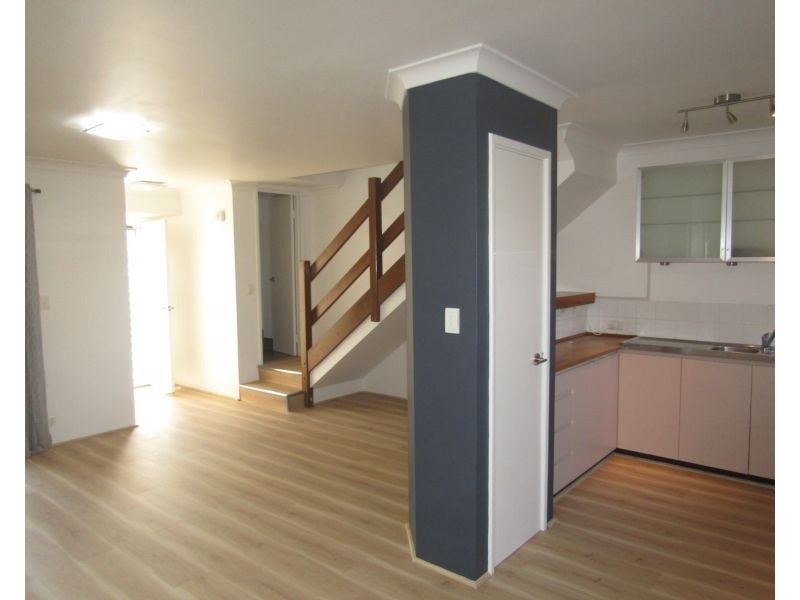 6/4 Waterway Court, Churchlands WA 6018