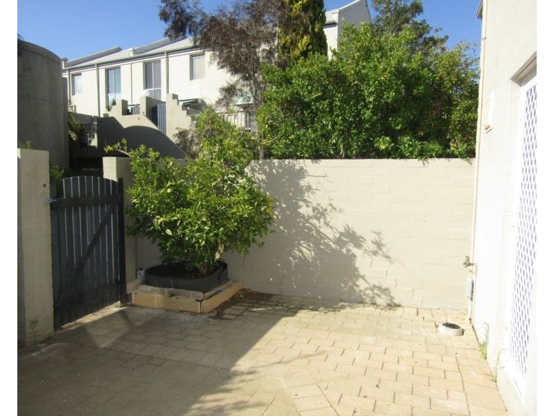 6/4 Waterway Court, Churchlands WA 6018