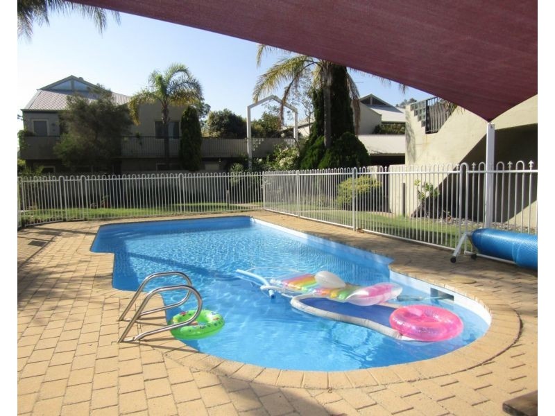 6/4 Waterway Court, Churchlands WA 6018