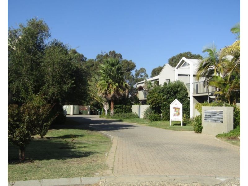 6/4 Waterway Court, Churchlands WA 6018