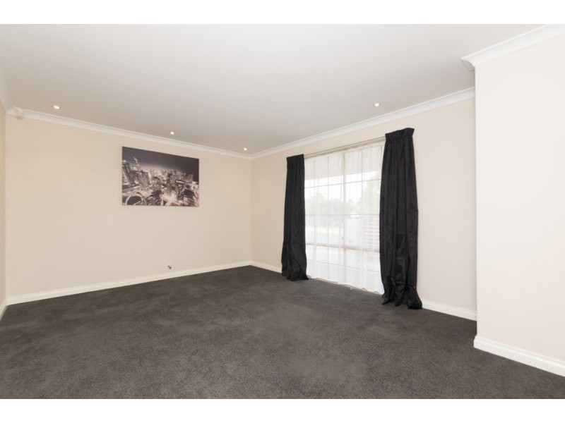 24 Malden Road, Kingsley WA 6026