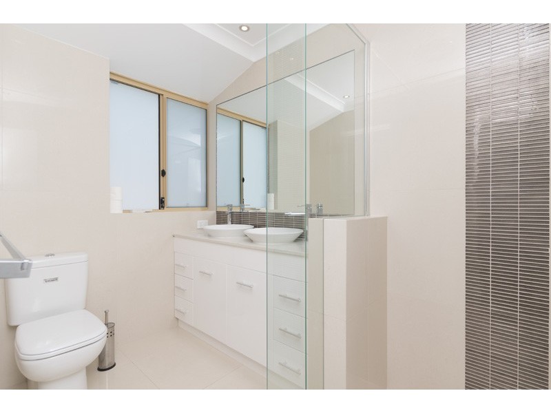 24 Malden Road, Kingsley WA 6026