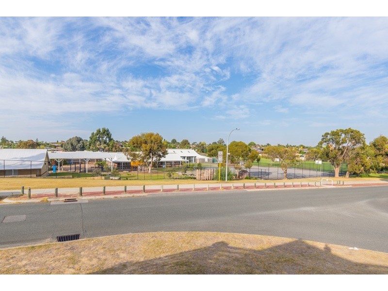 24 Malden Road, Kingsley WA 6026