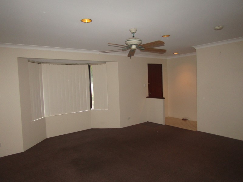 5 Chiverton Place, Beldon WA 6027