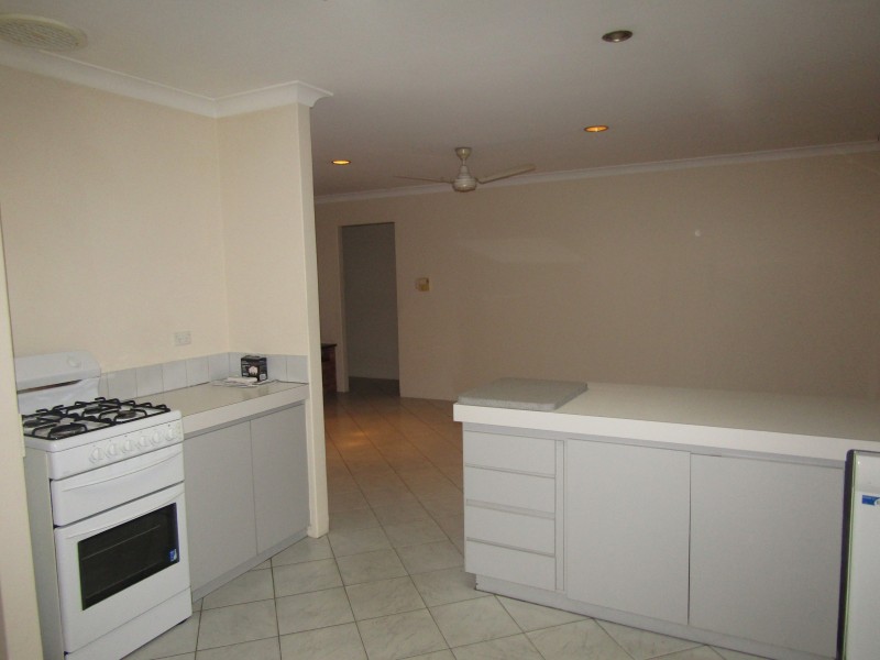 5 Chiverton Place, Beldon WA 6027