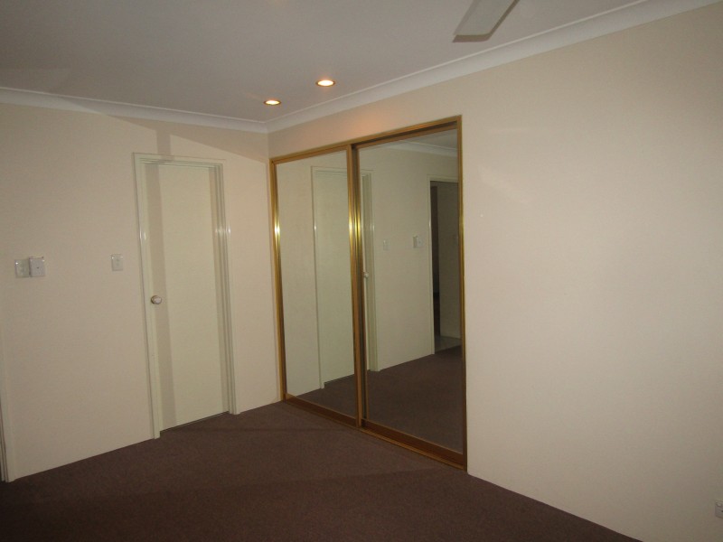 5 Chiverton Place, Beldon WA 6027