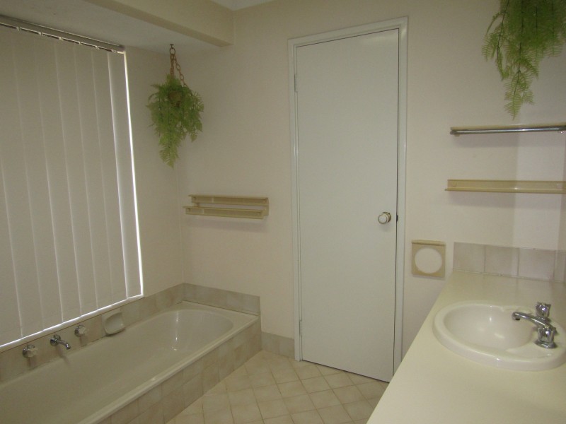 5 Chiverton Place, Beldon WA 6027