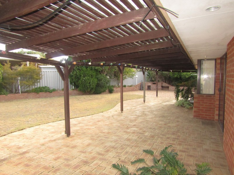 5 Chiverton Place, Beldon WA 6027