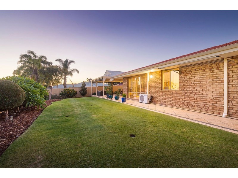 27 Lyell Grove, Woodvale WA 6026