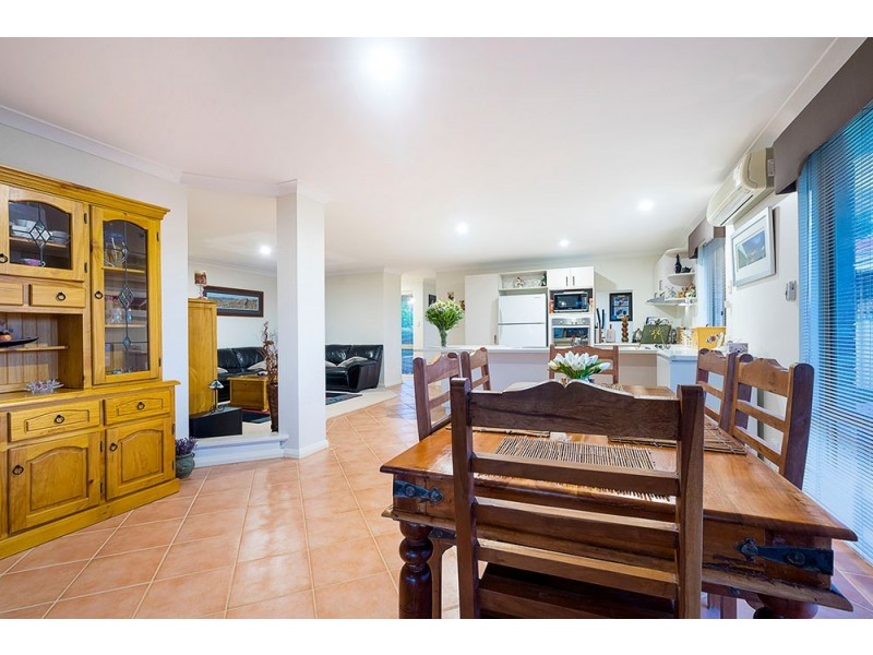 27 Lyell Grove, Woodvale WA 6026