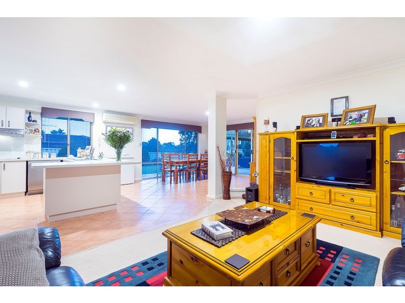 27 Lyell Grove, Woodvale WA 6026