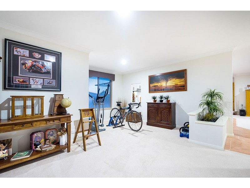 27 Lyell Grove, Woodvale WA 6026