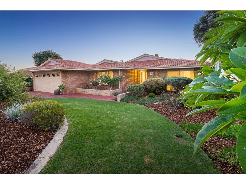 27 Lyell Grove, Woodvale WA 6026