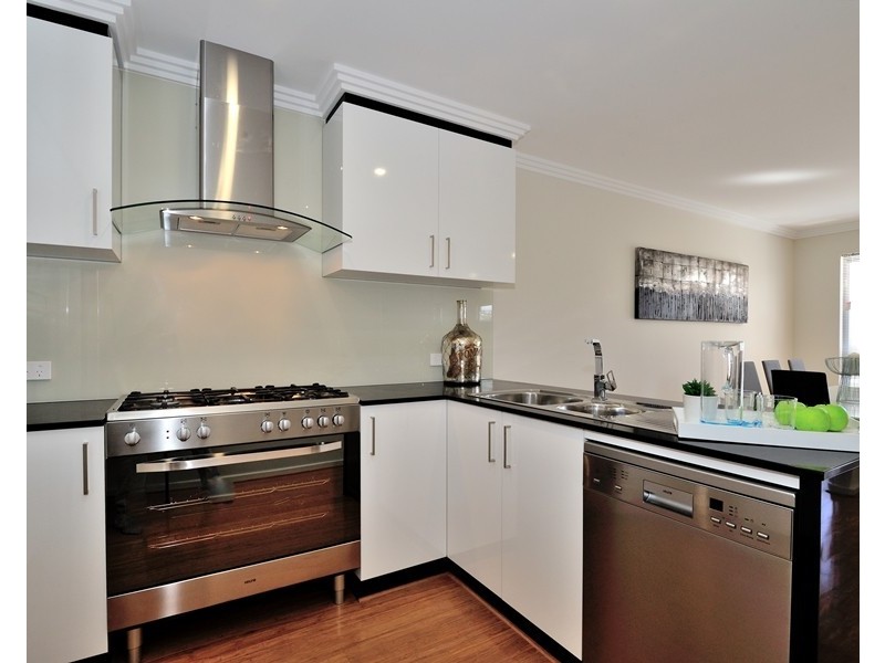 8A Donatti Road, Innaloo WA 6018