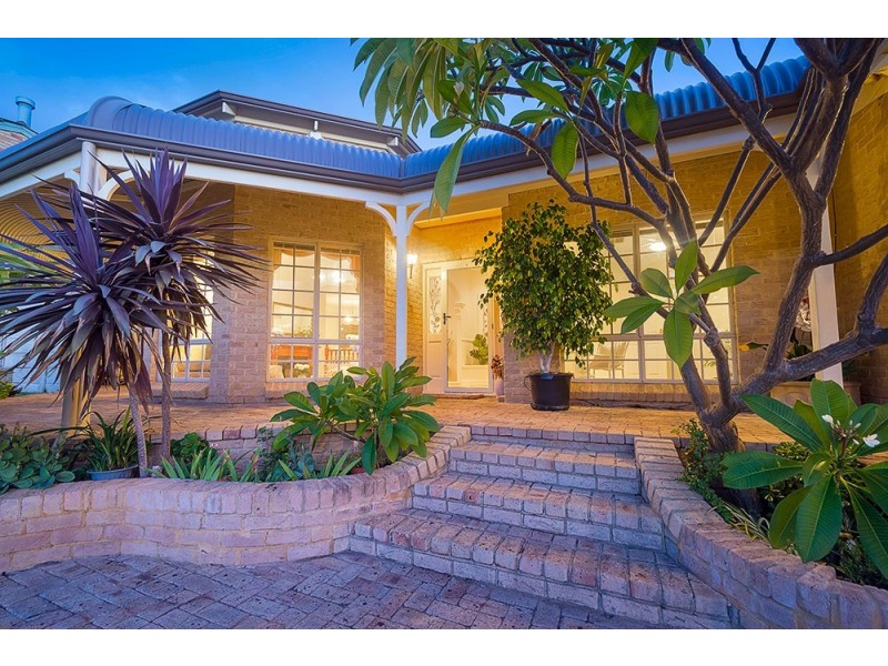 5 Clareville Crescent, Kallaroo WA 6025