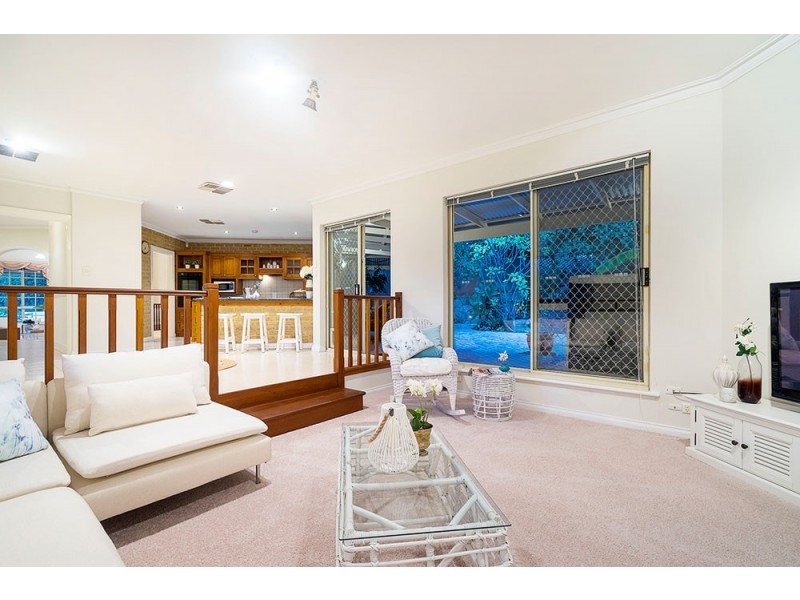 5 Clareville Crescent, Kallaroo WA 6025